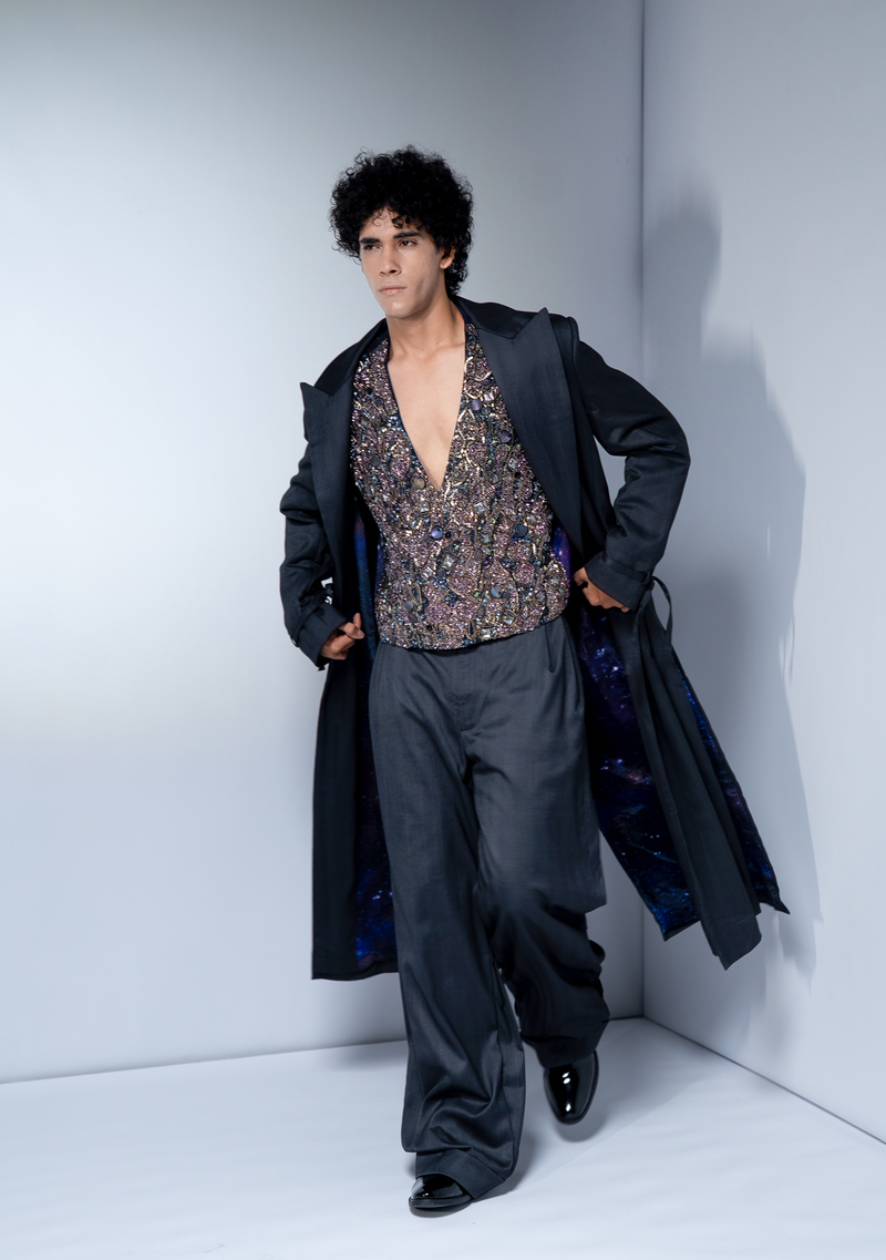 CLUSTER EMBROIDERY VEST