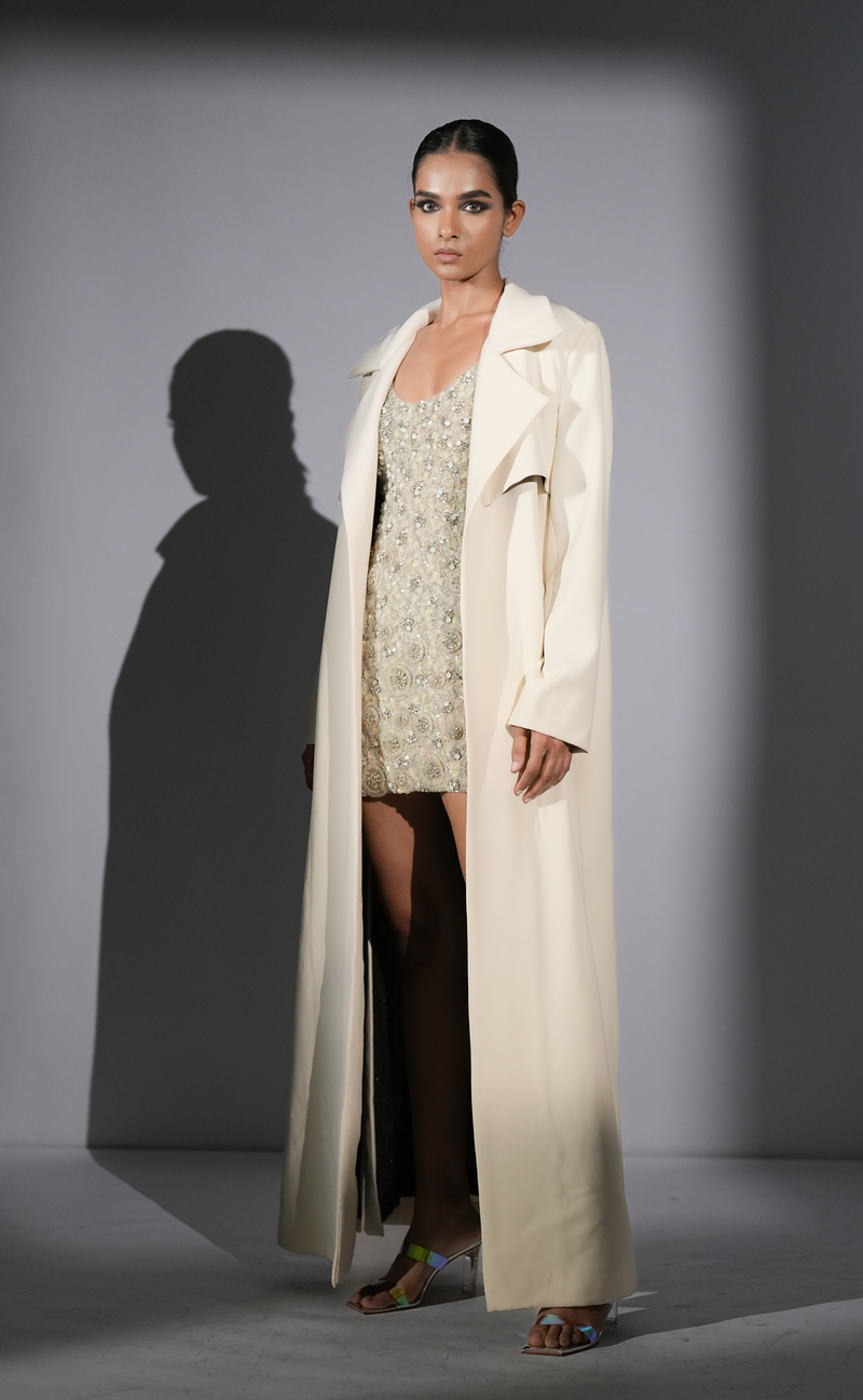 WHITE EMBROIDERED SHORT DRESS