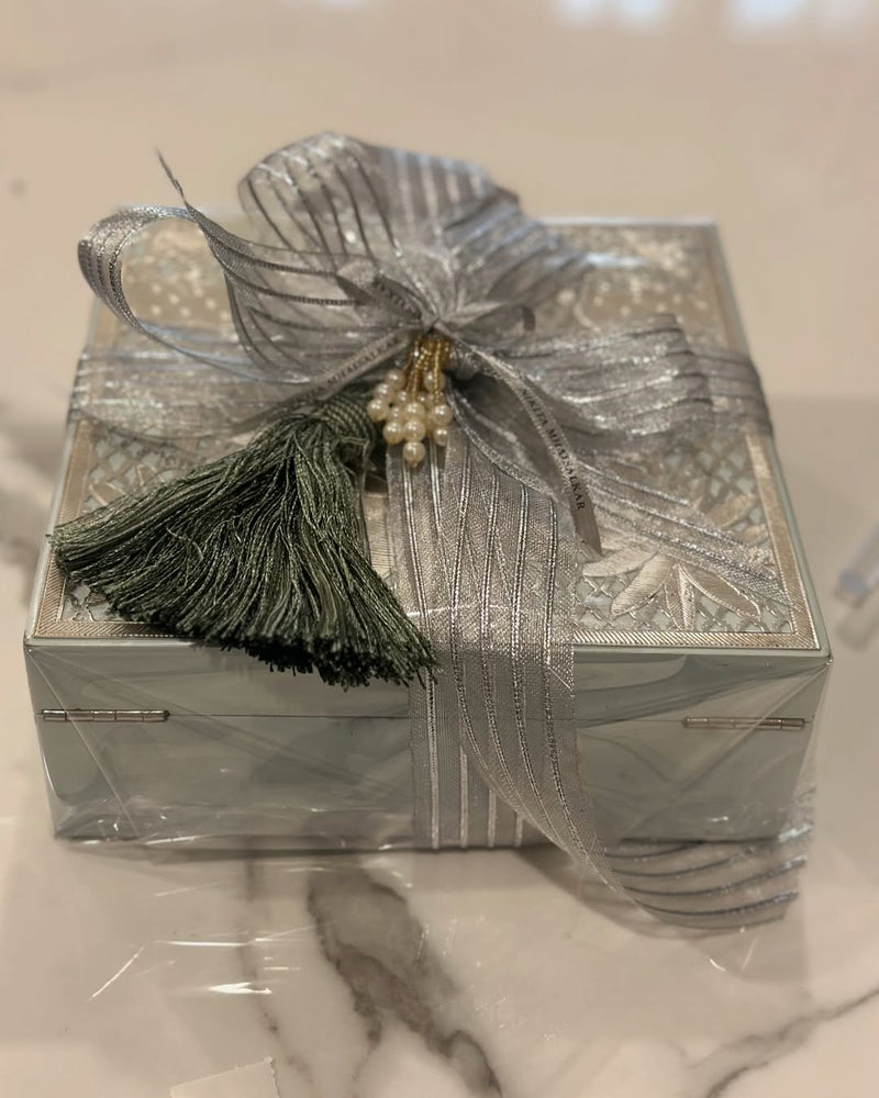 LUXE METAL FILIGREE GIFT BOX