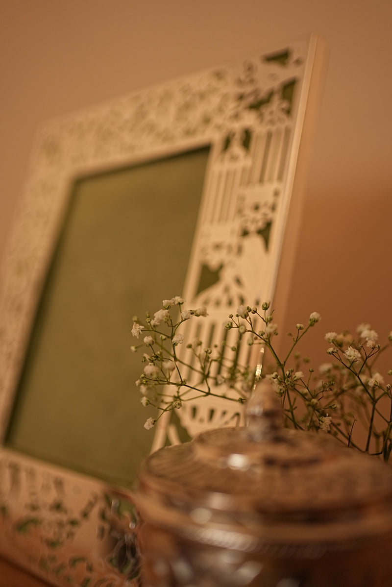 BIRD OF PARADISE FILIGREE PHOTO FRAME