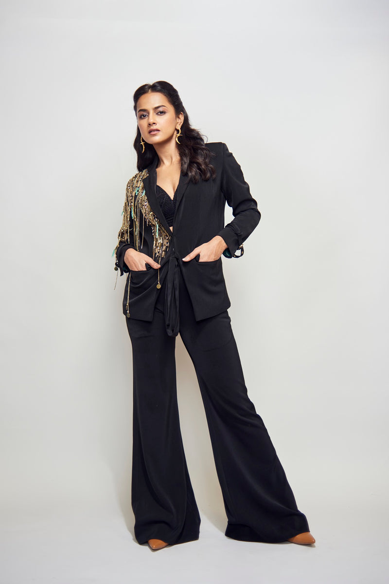 SHRADDHA SHRINATH IN BLACK PANTSUIT SET WITH METALLIC GOLD EMBELLISHMEMTS