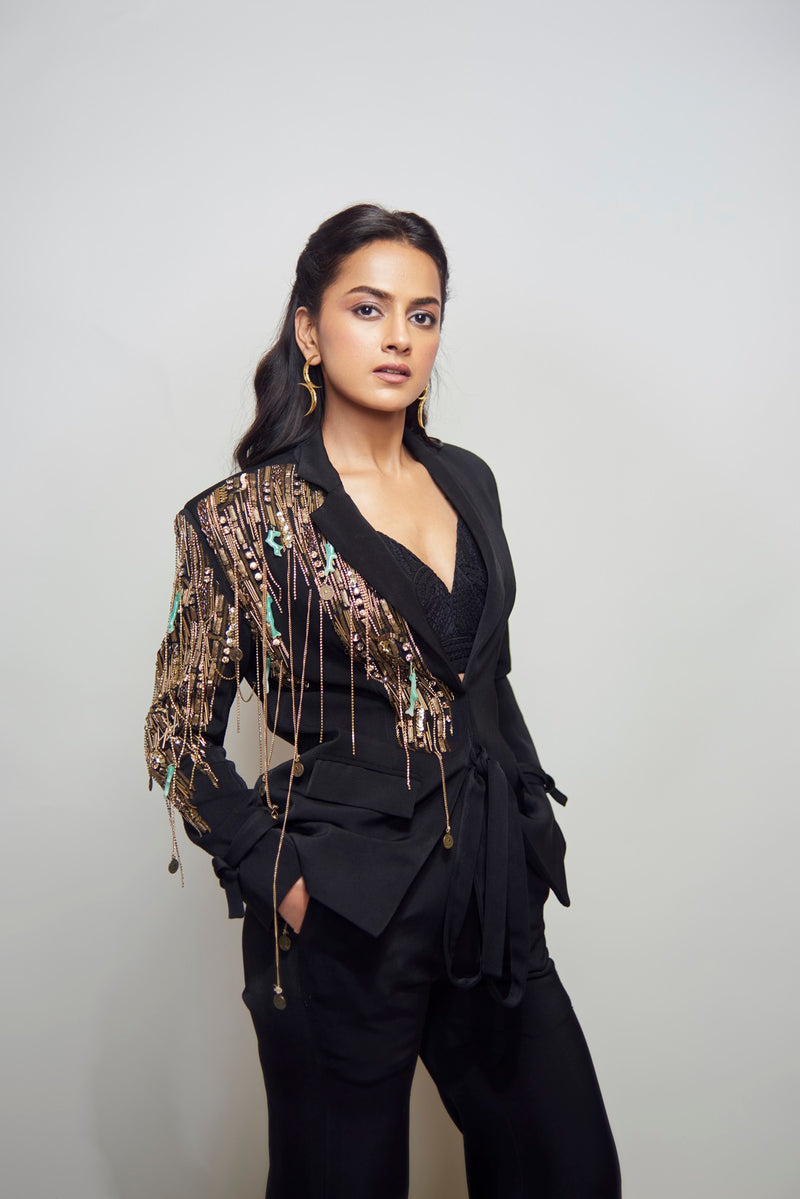 SHRADDHA SHRINATH IN BLACK PANTSUIT SET WITH METALLIC GOLD EMBELLISHMEMTS