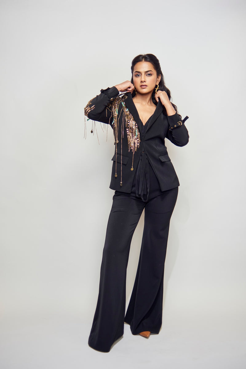 SHRADDHA SHRINATH IN BLACK PANTSUIT SET WITH METALLIC GOLD EMBELLISHMEMTS