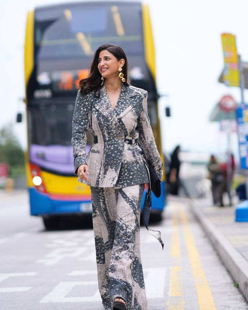 AAHANA KUMRA IN BLACK & WHITE STROKE PRINT PANTSUIT SET