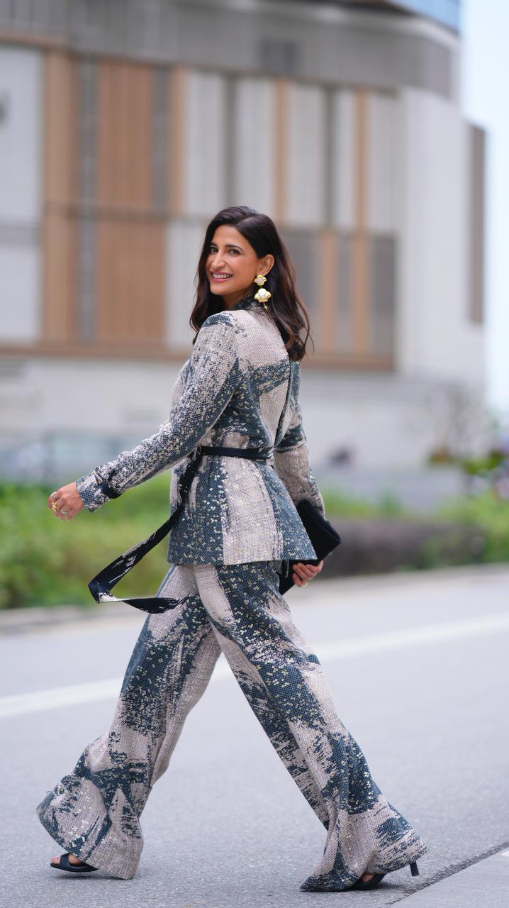 AAHANA KUMRA IN BLACK & WHITE STROKE PRINT PANTSUIT SET