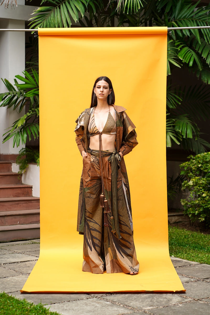 Tropical Brown Cape Trench