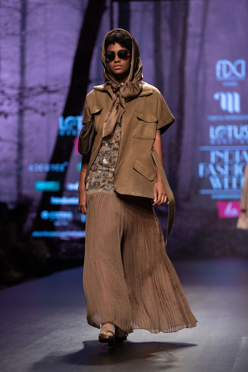 Yami Gautam In Dark Tan Oversize Coat With Sash