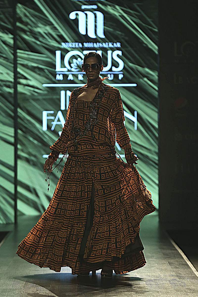 Orange-Brown Basket Weave Print Tube Dress Nikita Mhaisalkar Orange-Brown Basket Weave Print Tube Dress Nikita Mhaisalkar